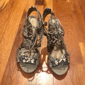 Sz 6 Sam Edelman snake skin lace block heel sandal